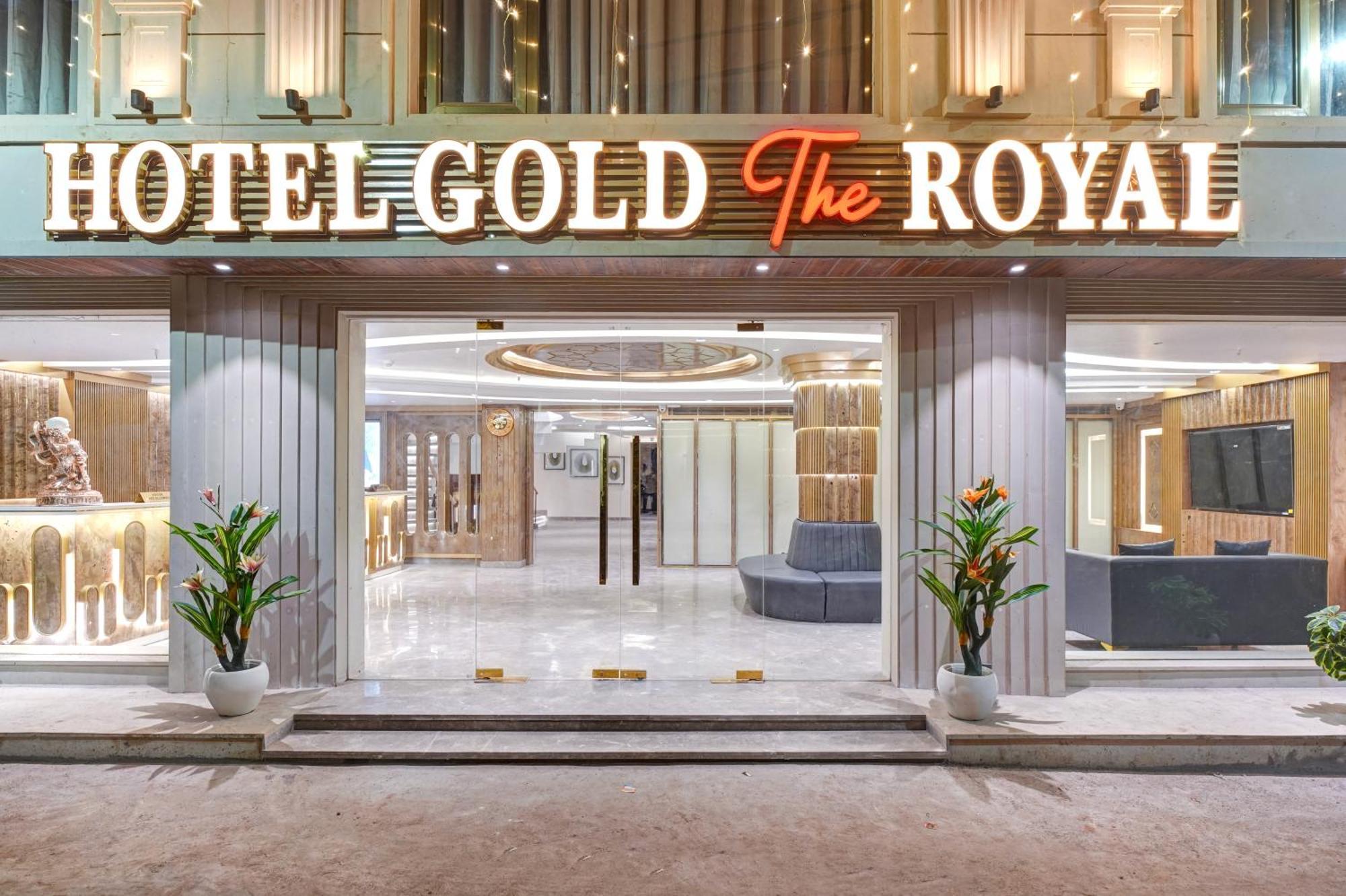 Newly Built Gold The Royal With Rooftop Restaurant - 2Mins Walk From New Delhi Rail Station & 5Mins From Connaught Place المظهر الخارجي الصورة