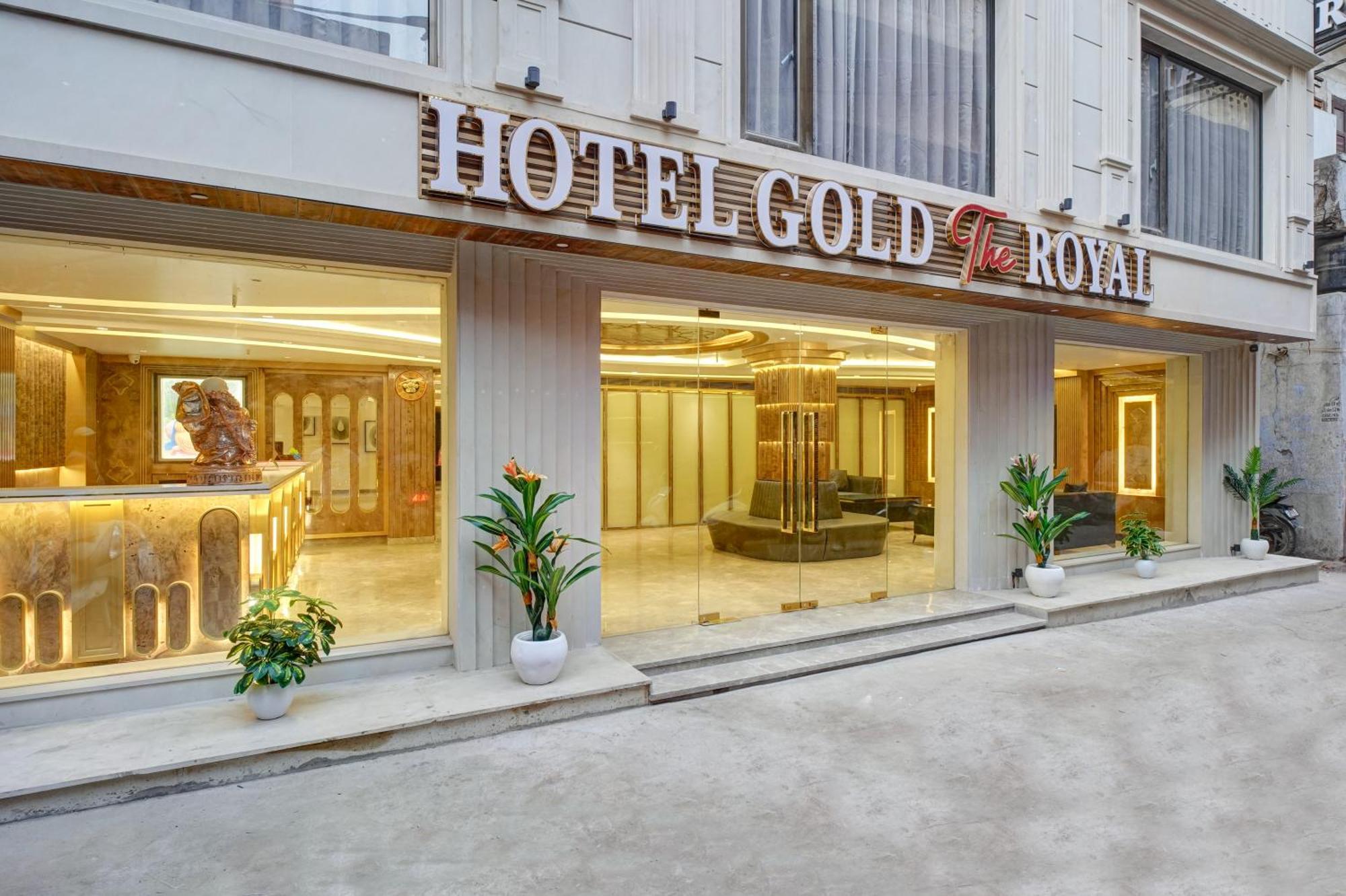 Newly Built Gold The Royal With Rooftop Restaurant - 2Mins Walk From New Delhi Rail Station & 5Mins From Connaught Place المظهر الخارجي الصورة